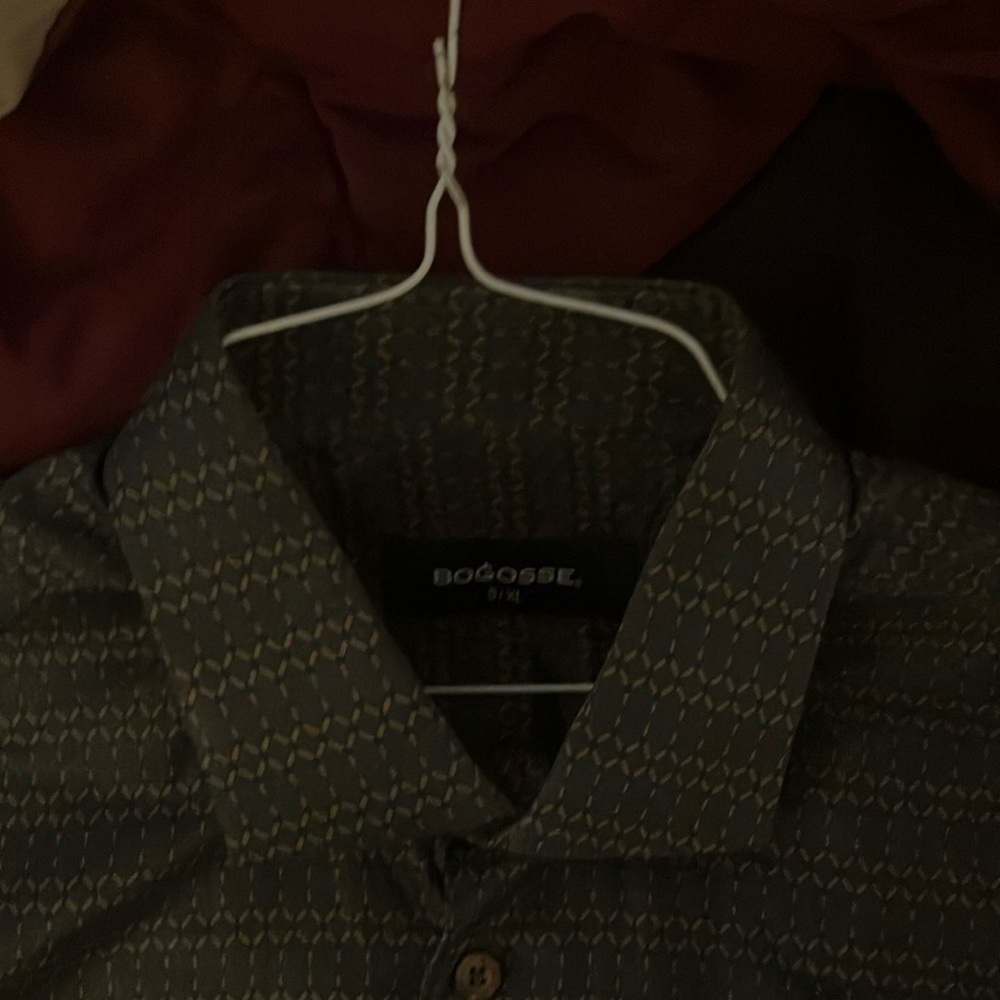 Men's short sleeve buttoned shirt
